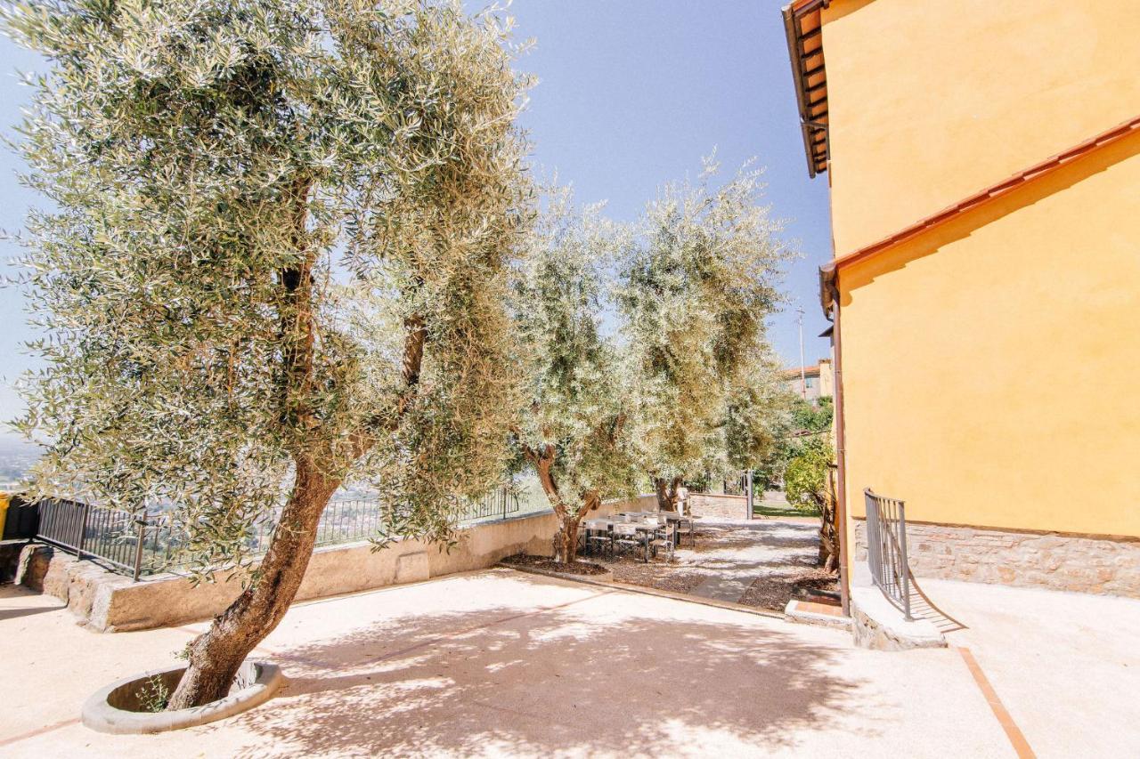 Holiday Home Il Borgo Degli Agrumi Uzzano ภายนอก รูปภาพ
